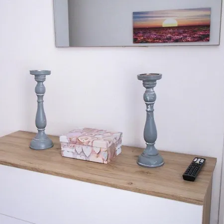 Home Liuccia-3